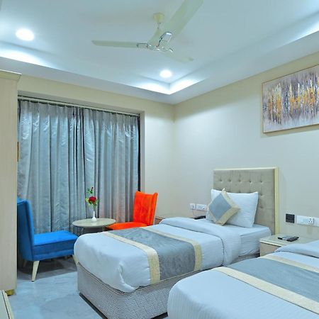 ניו דלהי Hotel Sapphire House - 3 Mins Walk From Metro And 5 Mins From Rail Station מראה חיצוני תמונה