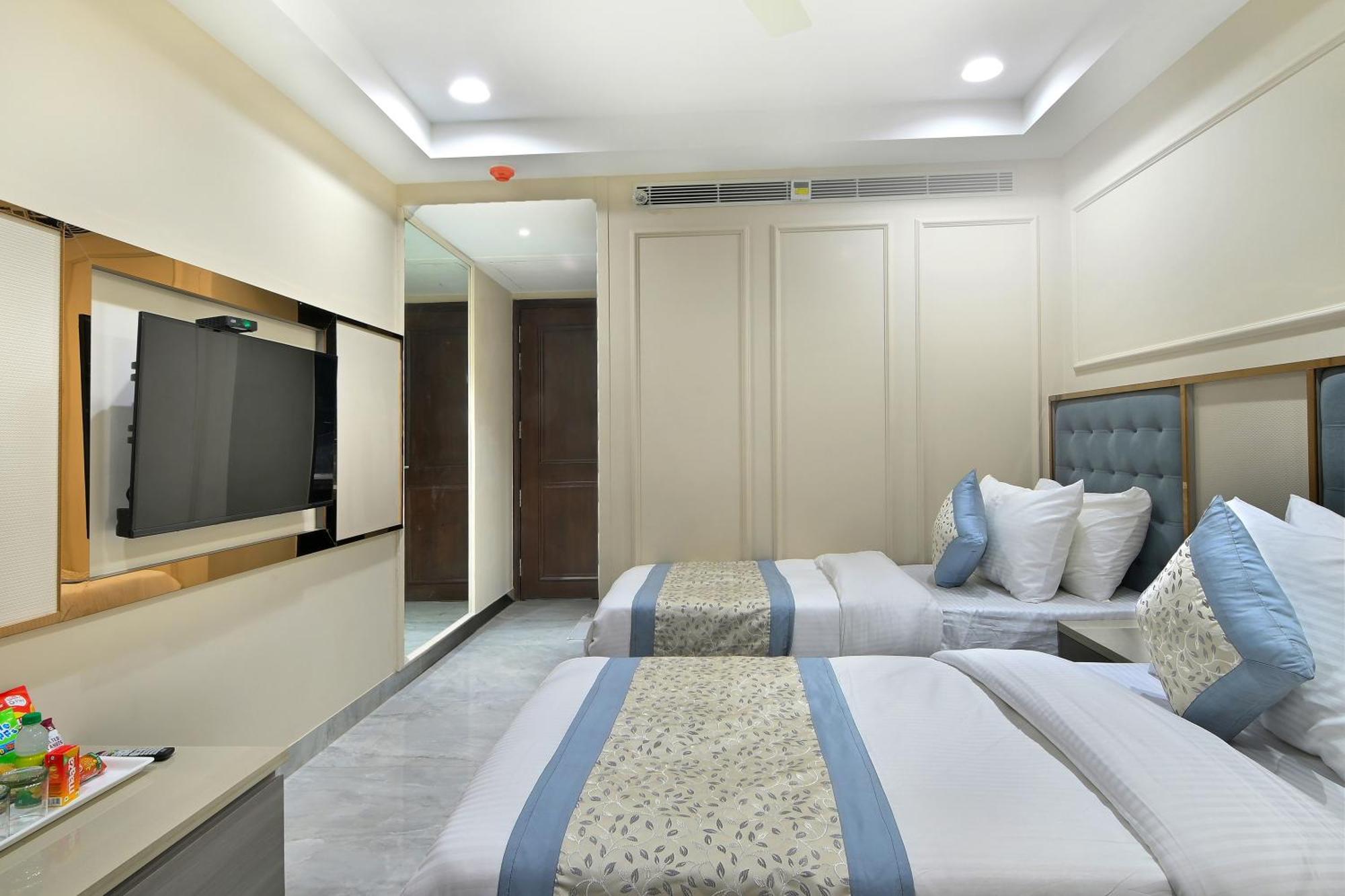 ניו דלהי Hotel Sapphire House - 3 Mins Walk From Metro And 5 Mins From Rail Station מראה חיצוני תמונה