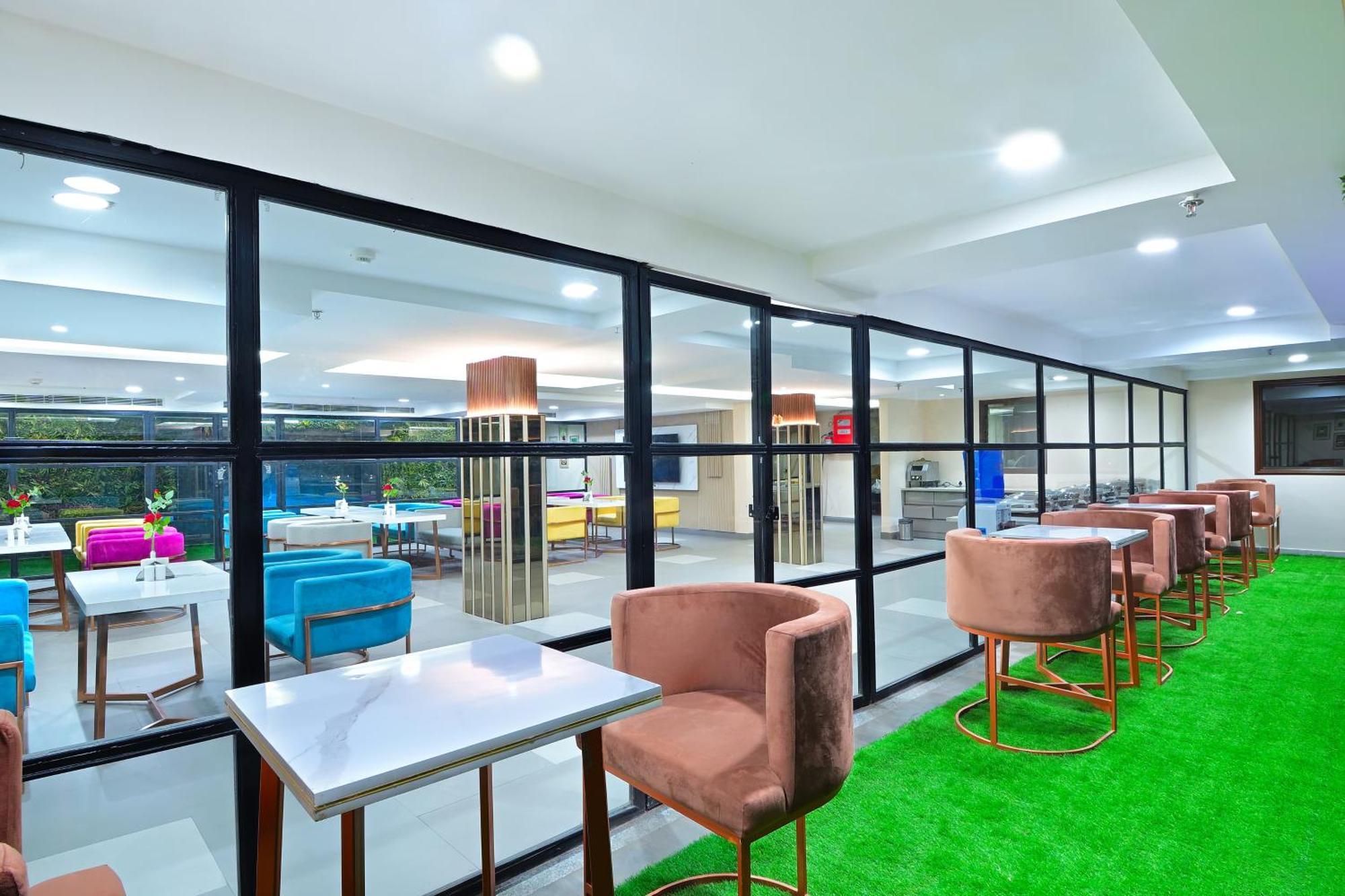 ניו דלהי Hotel Sapphire House - 3 Mins Walk From Metro And 5 Mins From Rail Station מראה חיצוני תמונה