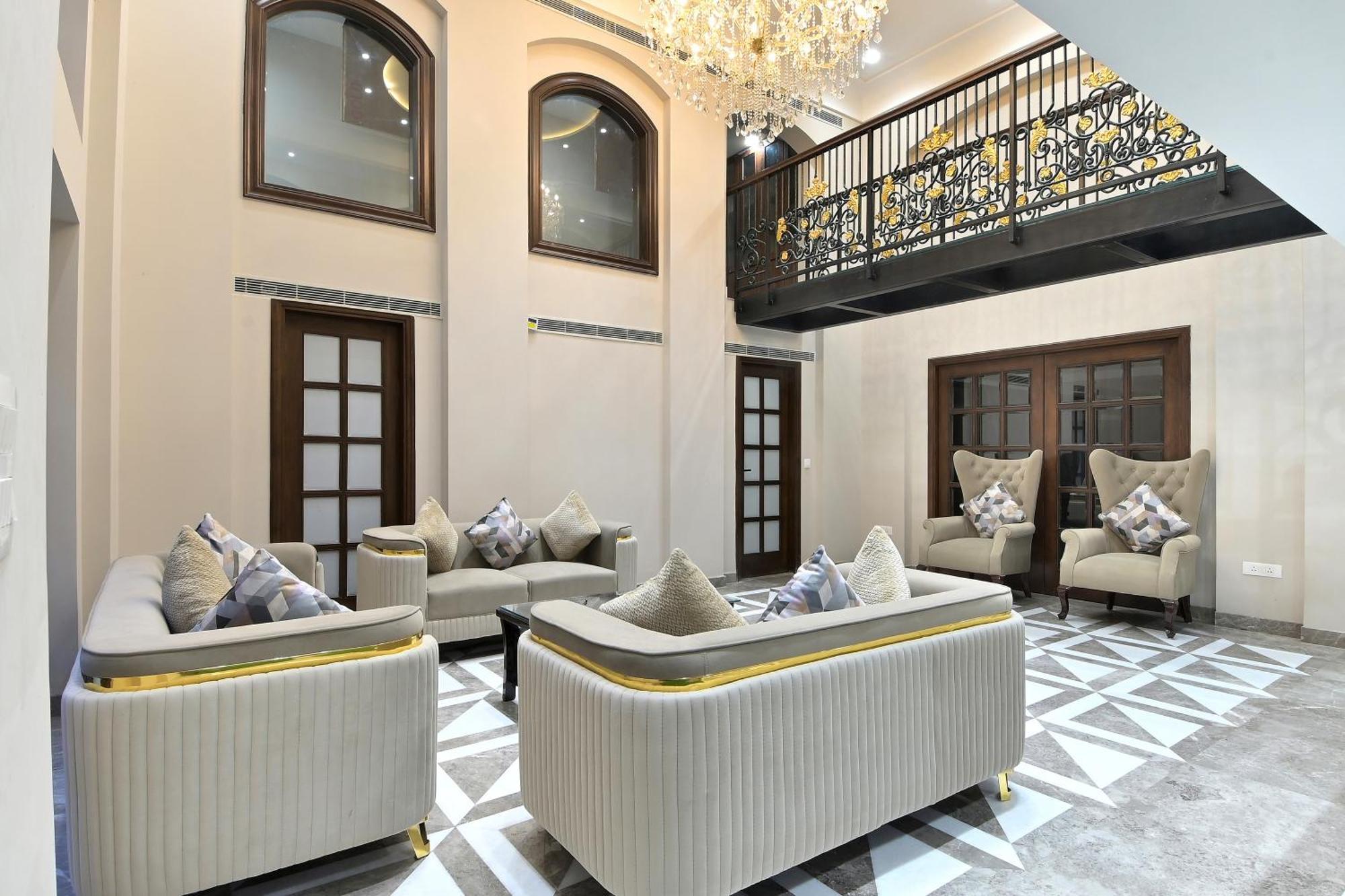 ניו דלהי Hotel Sapphire House - 3 Mins Walk From Metro And 5 Mins From Rail Station מראה חיצוני תמונה